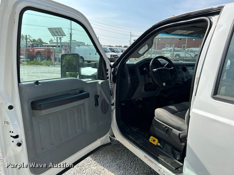 image for item OK9634 2015 Ford F550 Super Duty XL crew cab chipper truck