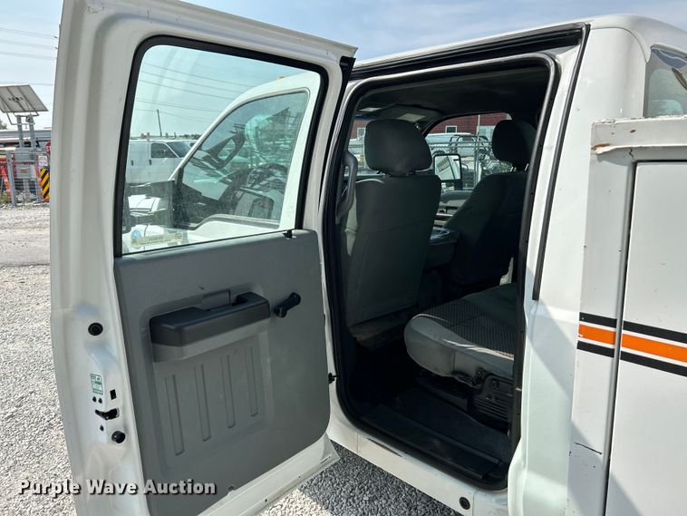 image for item OK9634 2015 Ford F550 Super Duty XL crew cab chipper truck