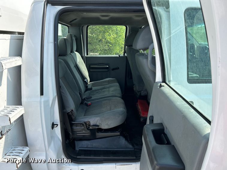 image for item OK9634 2015 Ford F550 Super Duty XL crew cab chipper truck