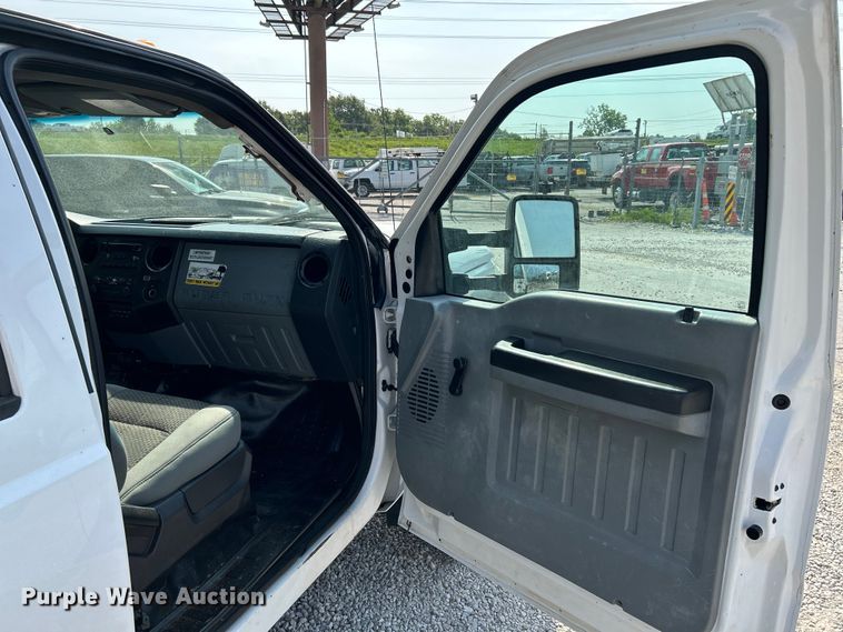 image for item OK9634 2015 Ford F550 Super Duty XL crew cab chipper truck