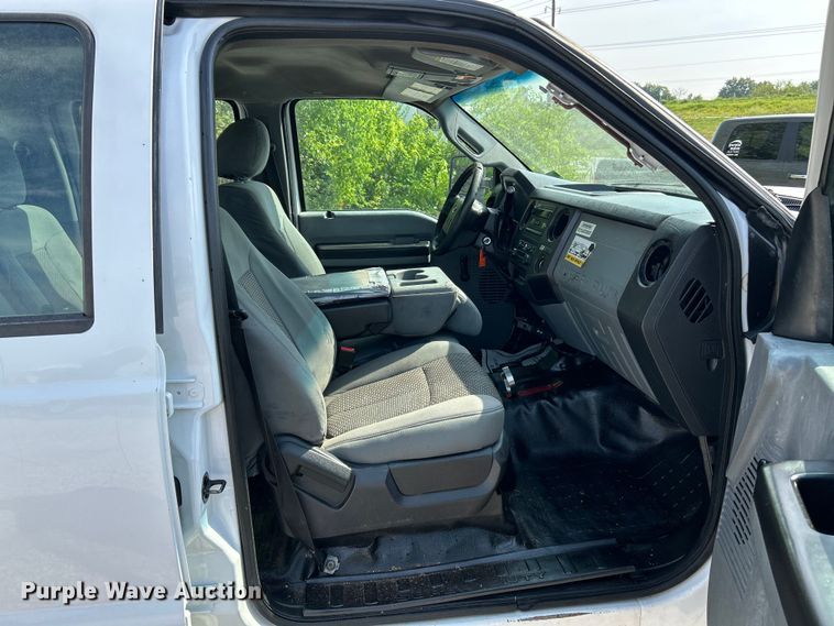 image for item OK9634 2015 Ford F550 Super Duty XL crew cab chipper truck