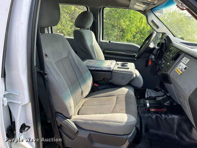 image for item OK9634 2015 Ford F550 Super Duty XL crew cab chipper truck