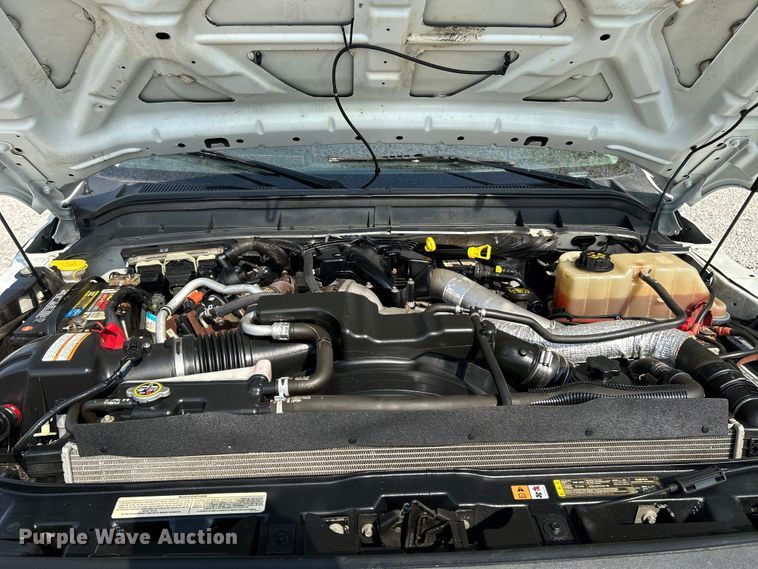 image for item OK9634 2015 Ford F550 Super Duty XL crew cab chipper truck