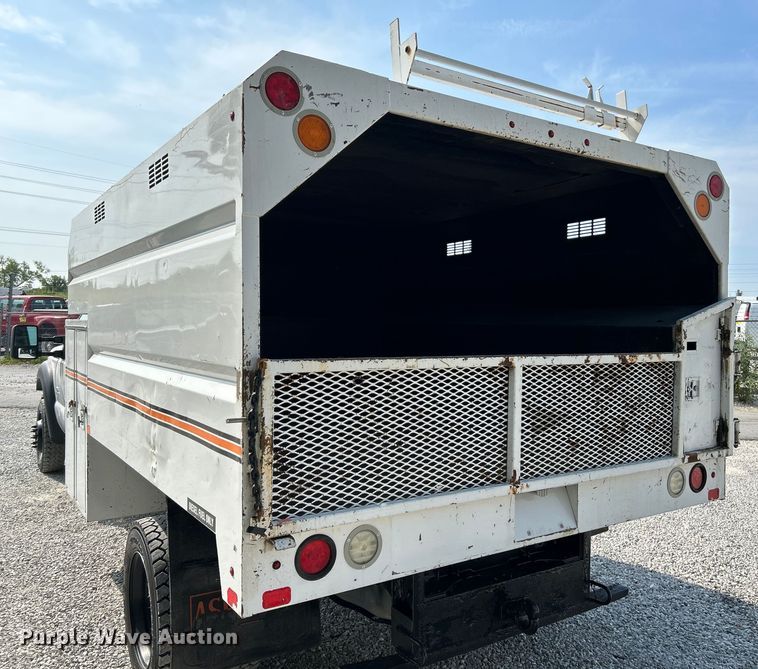 image for item OK9634 2015 Ford F550 Super Duty XL crew cab chipper truck