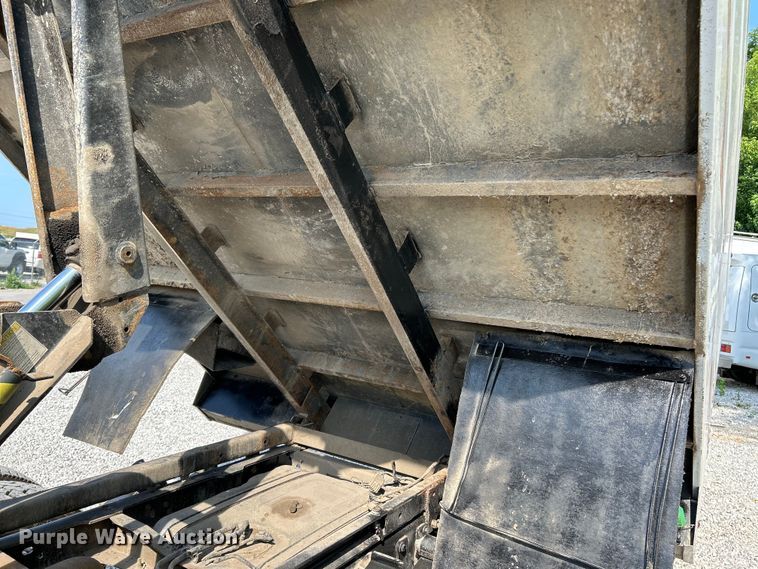 image for item OK9634 2015 Ford F550 Super Duty XL crew cab chipper truck