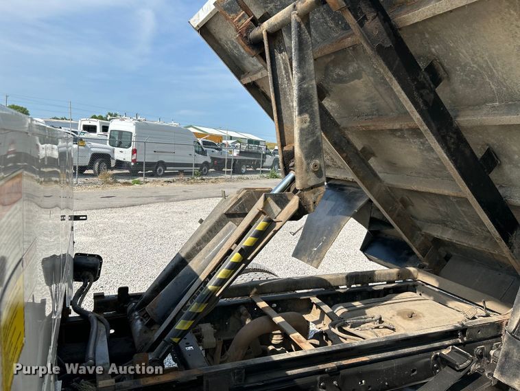 image for item OK9634 2015 Ford F550 Super Duty XL crew cab chipper truck