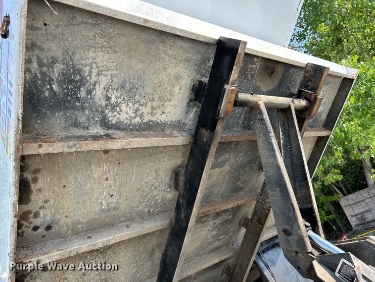 image for item OK9634 2015 Ford F550 Super Duty XL crew cab chipper truck