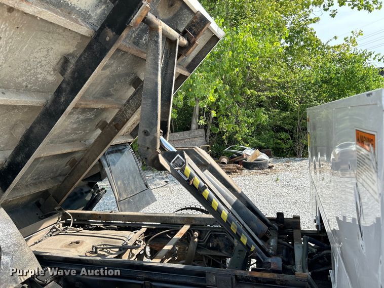 image for item OK9634 2015 Ford F550 Super Duty XL crew cab chipper truck