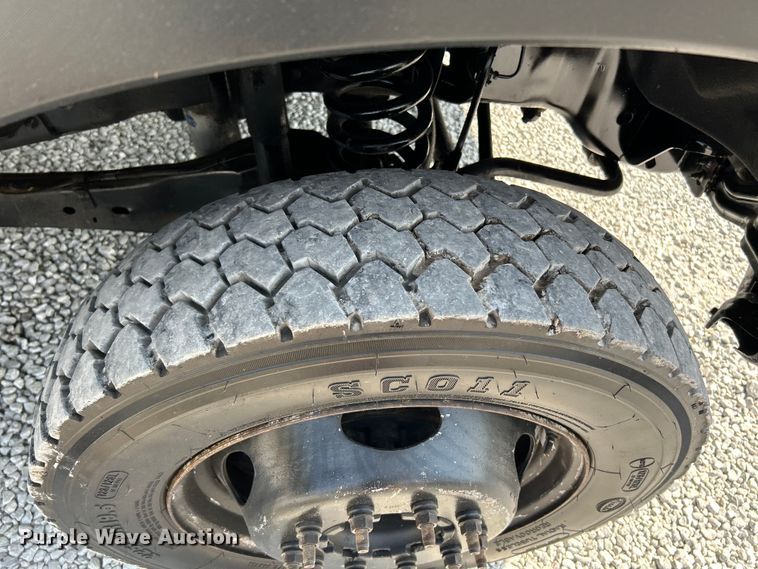 image for item OK9634 2015 Ford F550 Super Duty XL crew cab chipper truck