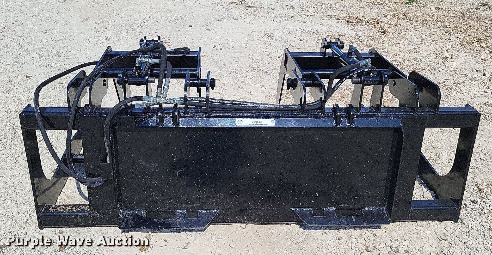 Patriot skid steer grapple bucket in Owensville, MO Item LS9583 for