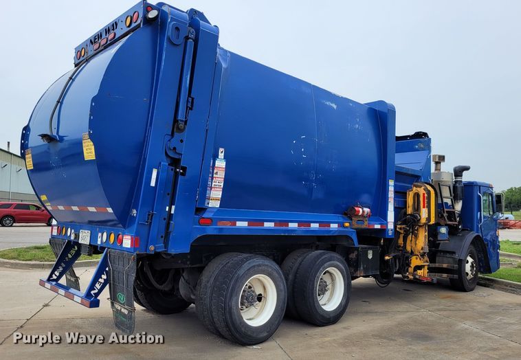 image for item DK1751 2014 Mack LEU613  refuse truck