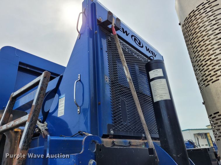 image for item DK1751 2014 Mack LEU613  refuse truck