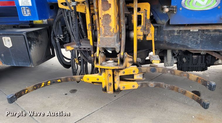 image for item DK1751 2014 Mack LEU613  refuse truck