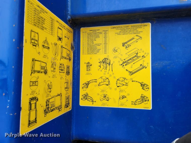 image for item DK1751 2014 Mack LEU613  refuse truck