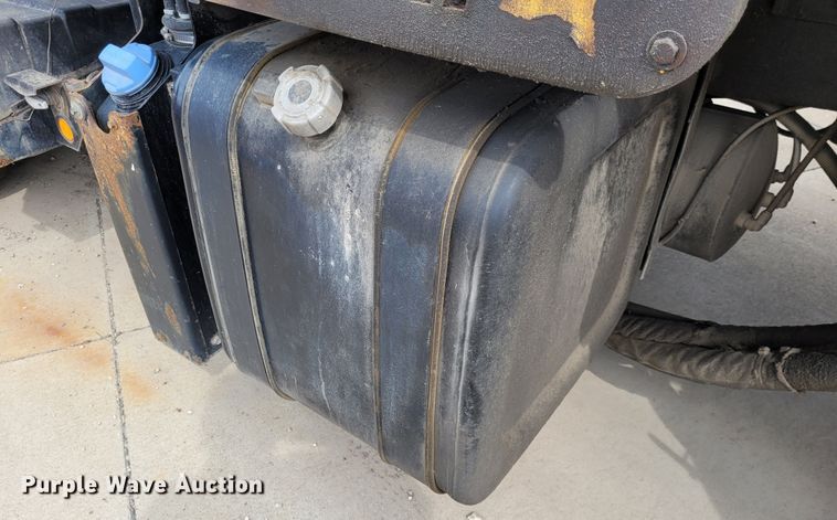 image for item DK1751 2014 Mack LEU613  refuse truck