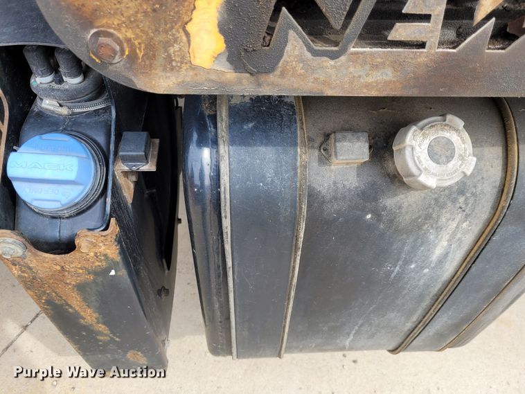 image for item DK1751 2014 Mack LEU613  refuse truck