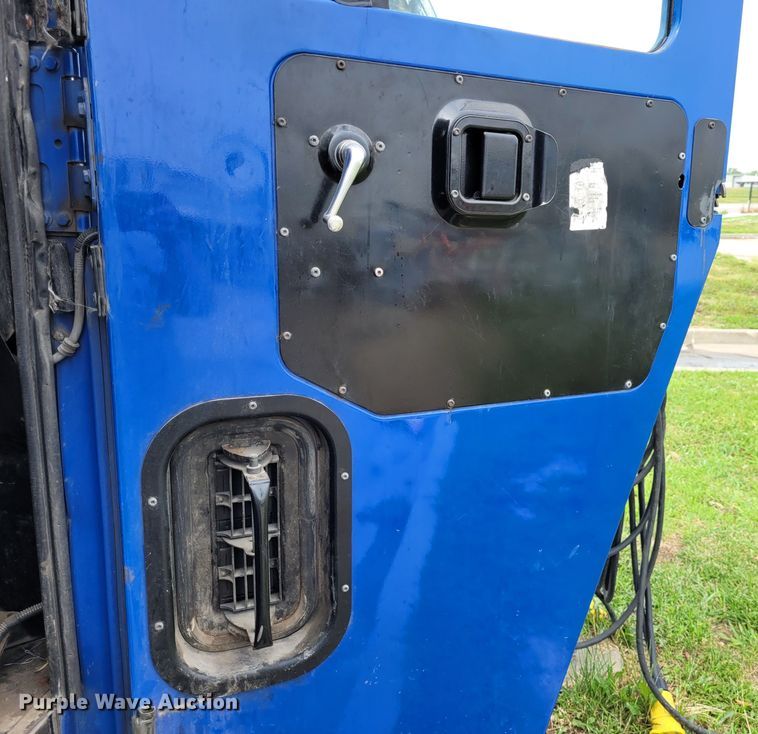 image for item DK1751 2014 Mack LEU613  refuse truck