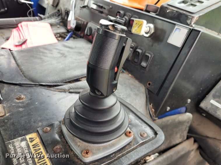 image for item DK1751 2014 Mack LEU613  refuse truck