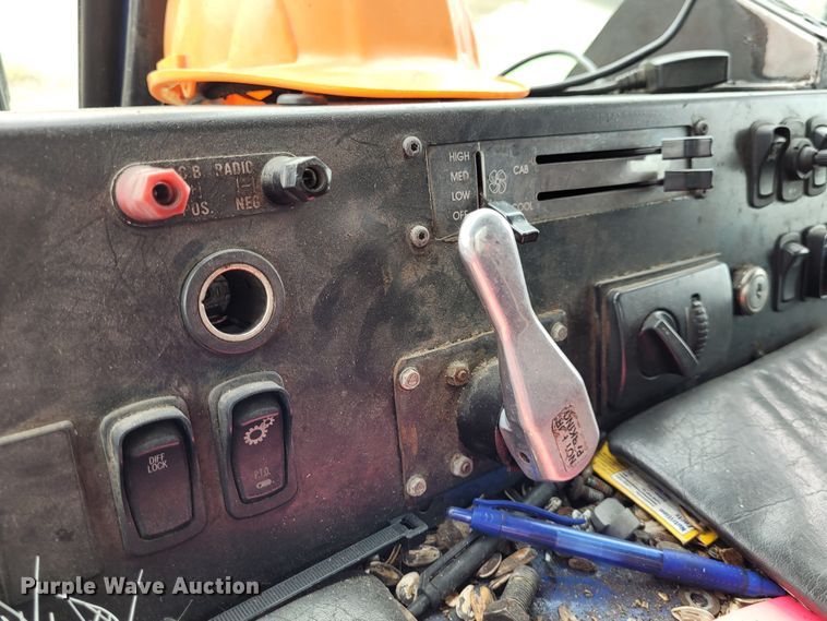 image for item DK1751 2014 Mack LEU613  refuse truck