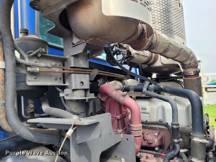 image for item DK1751 2014 Mack LEU613  refuse truck