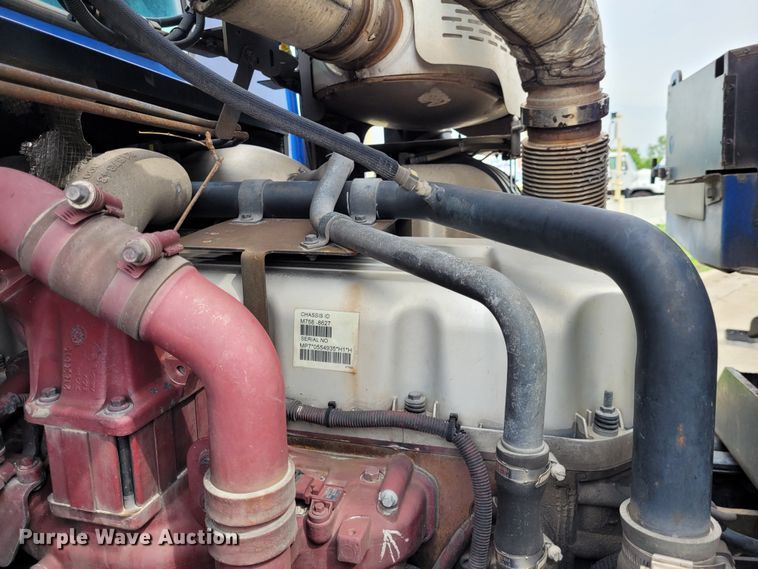 image for item DK1751 2014 Mack LEU613  refuse truck