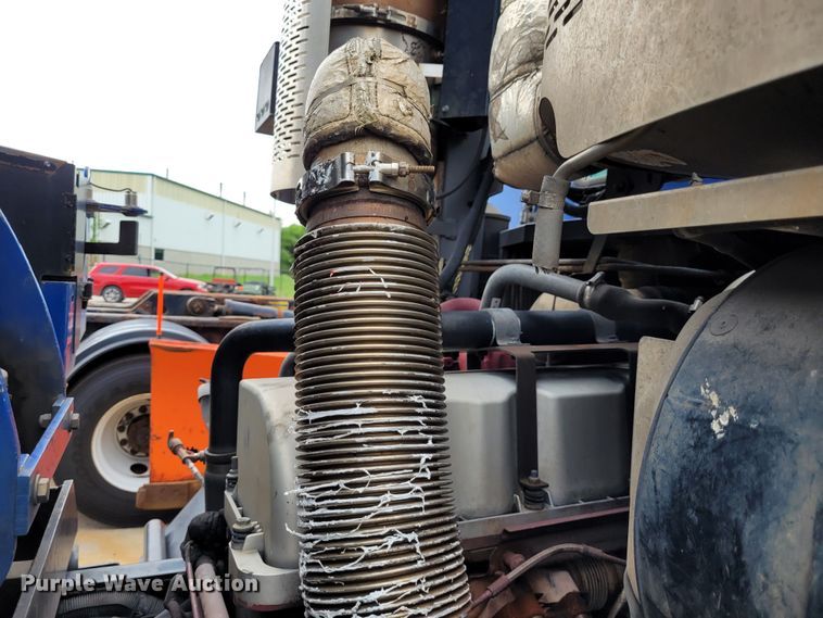 image for item DK1751 2014 Mack LEU613  refuse truck