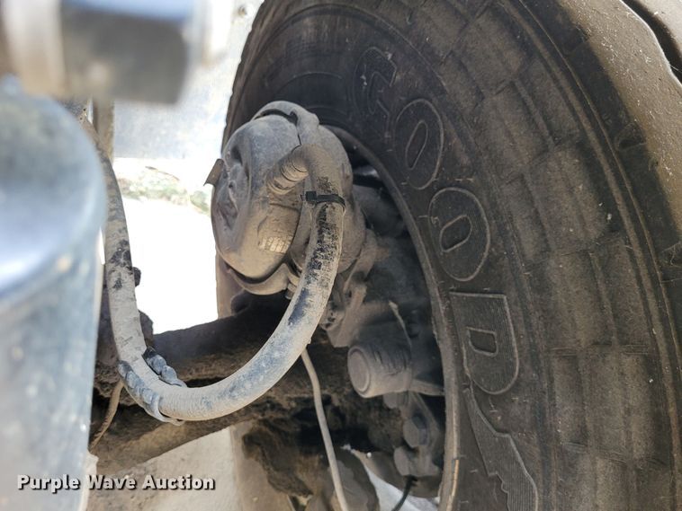 image for item DK1751 2014 Mack LEU613  refuse truck