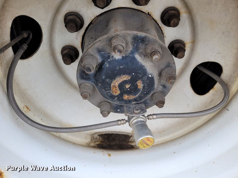 image for item DK1751 2014 Mack LEU613  refuse truck