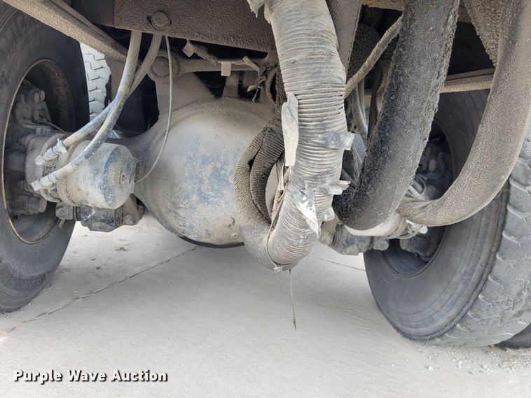 image for item DK1751 2014 Mack LEU613  refuse truck