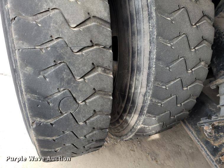 image for item DK1751 2014 Mack LEU613  refuse truck