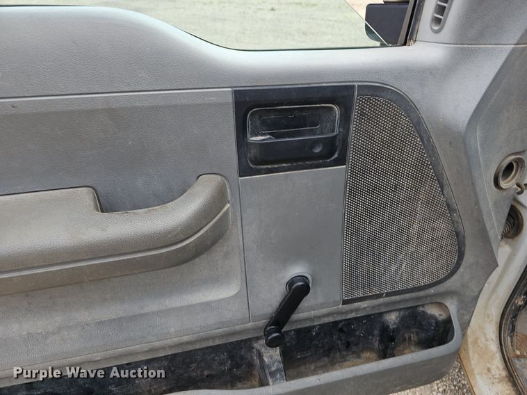 image for item DN8526 2004 Ford F150  SuperCab pickup truck