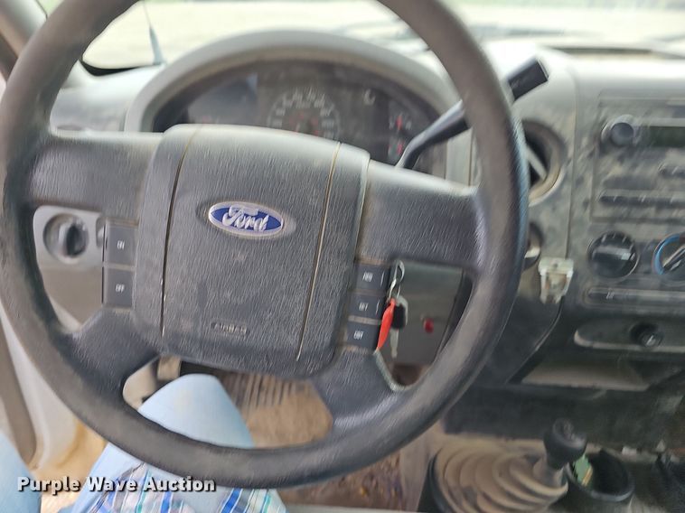 image for item DN8526 2004 Ford F150  SuperCab pickup truck