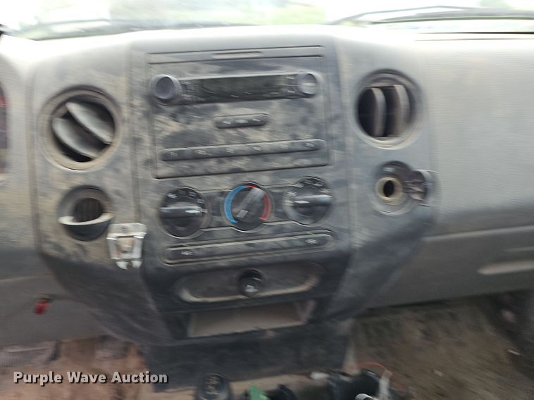 image for item DN8526 2004 Ford F150  SuperCab pickup truck