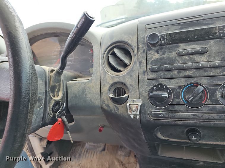 image for item DN8526 2004 Ford F150  SuperCab pickup truck