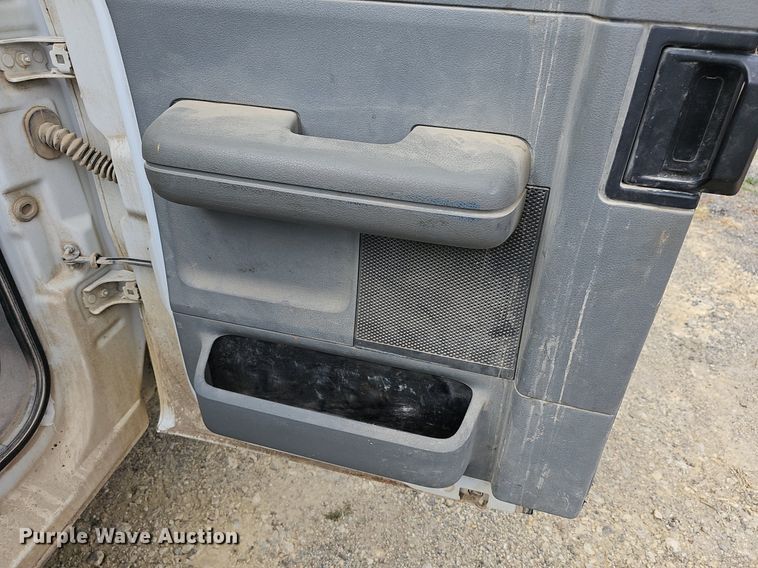 image for item DN8526 2004 Ford F150  SuperCab pickup truck