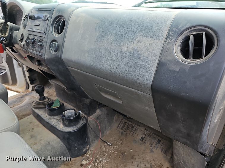 image for item DN8526 2004 Ford F150  SuperCab pickup truck