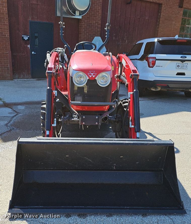 image for item DN8567 2014 Massey Ferguson 1739E  tractor