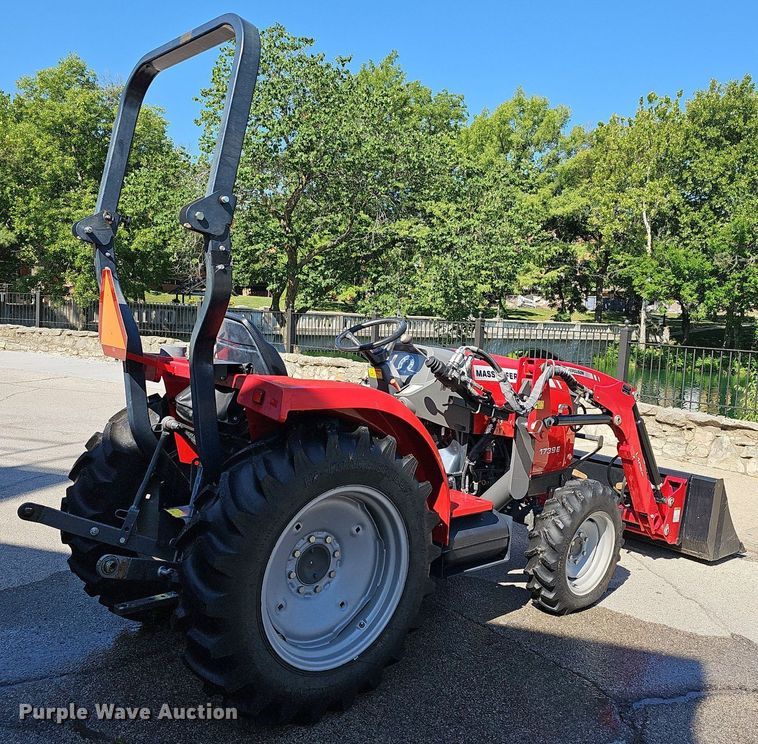 image for item DN8567 2014 Massey Ferguson 1739E  tractor
