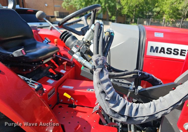 image for item DN8567 2014 Massey Ferguson 1739E  tractor