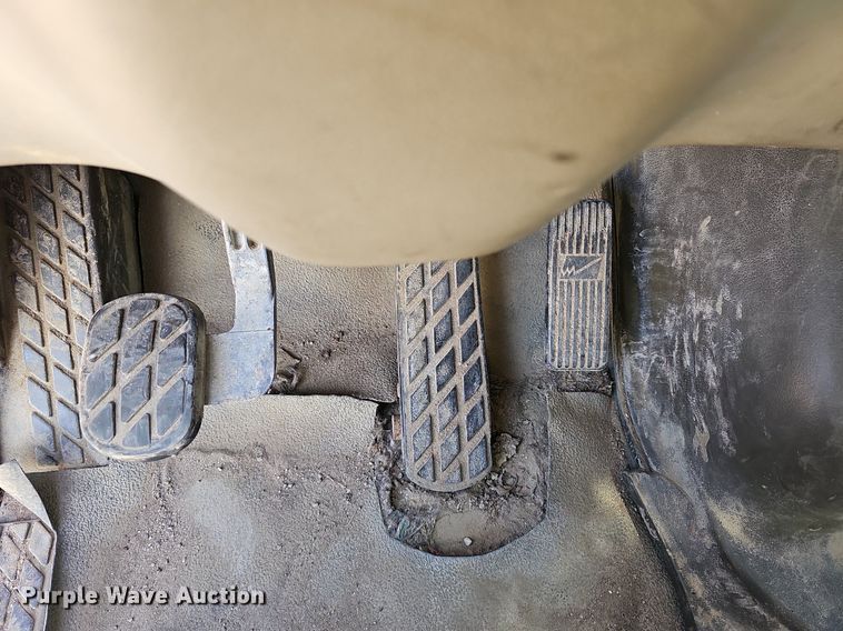 image for item DN8581 2003 Sterling LT7500  dump truck