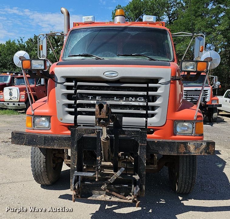 image for item DN8582 2001 Sterling LT7500  dump truck