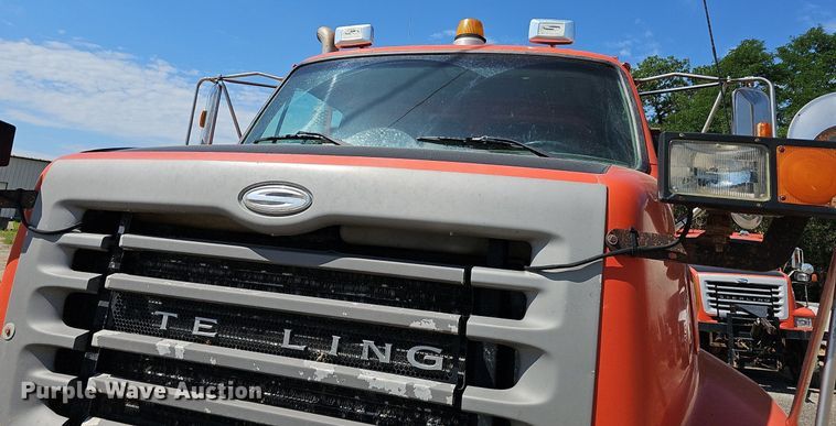 image for item DN8582 2001 Sterling LT7500  dump truck