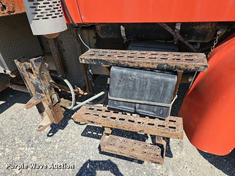 image for item DN8582 2001 Sterling LT7500  dump truck