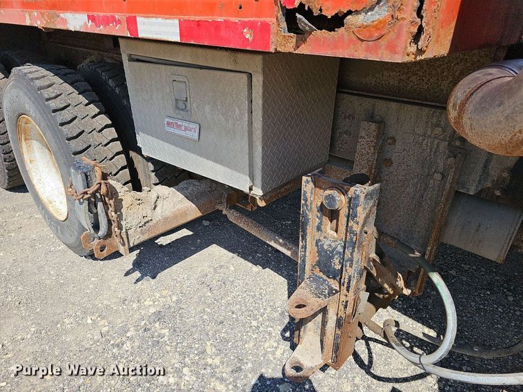 image for item DN8582 2001 Sterling LT7500  dump truck