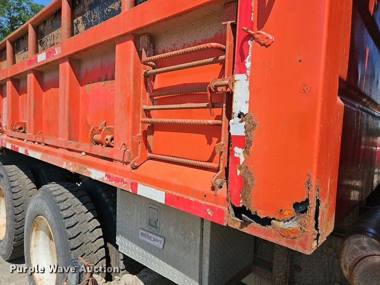 image for item DN8582 2001 Sterling LT7500  dump truck