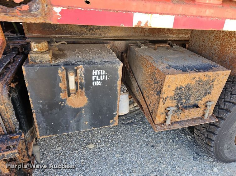 image for item DN8582 2001 Sterling LT7500  dump truck