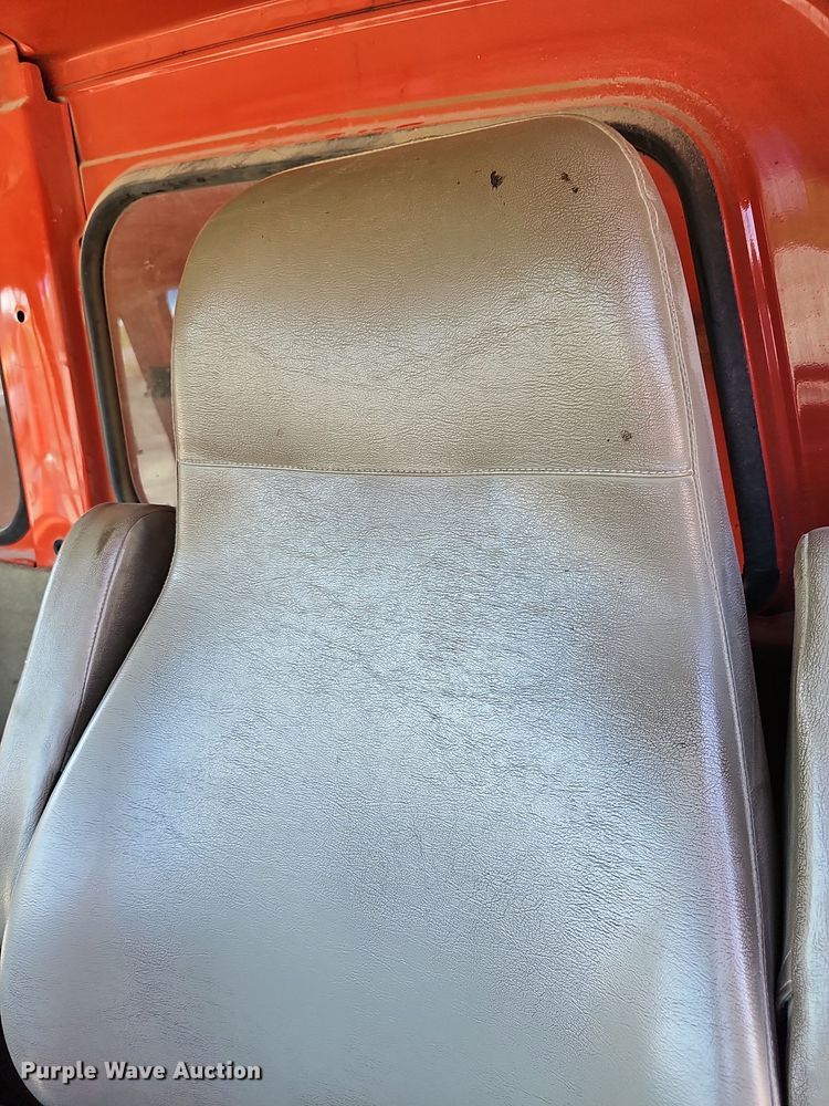 image for item DN8582 2001 Sterling LT7500  dump truck