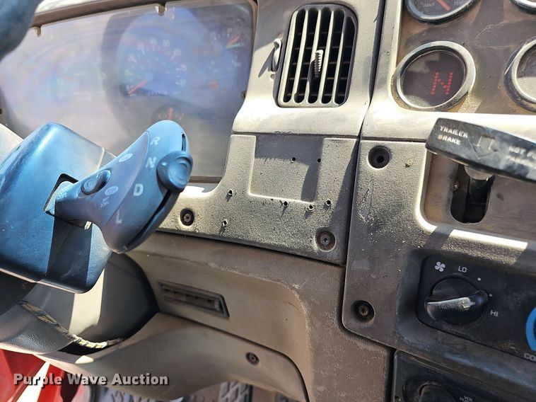 image for item DN8582 2001 Sterling LT7500  dump truck