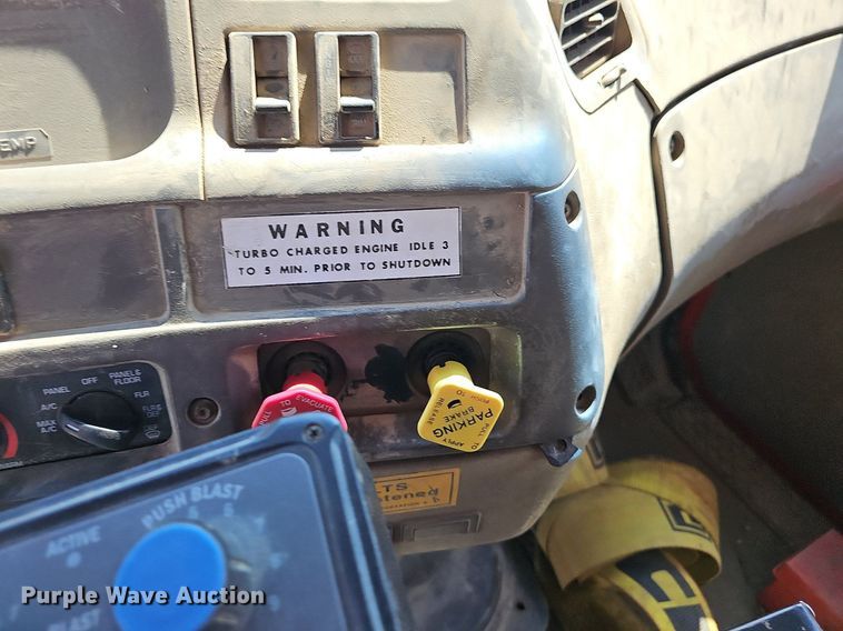 image for item DN8582 2001 Sterling LT7500  dump truck