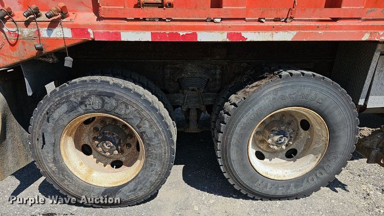 image for item DN8582 2001 Sterling LT7500  dump truck